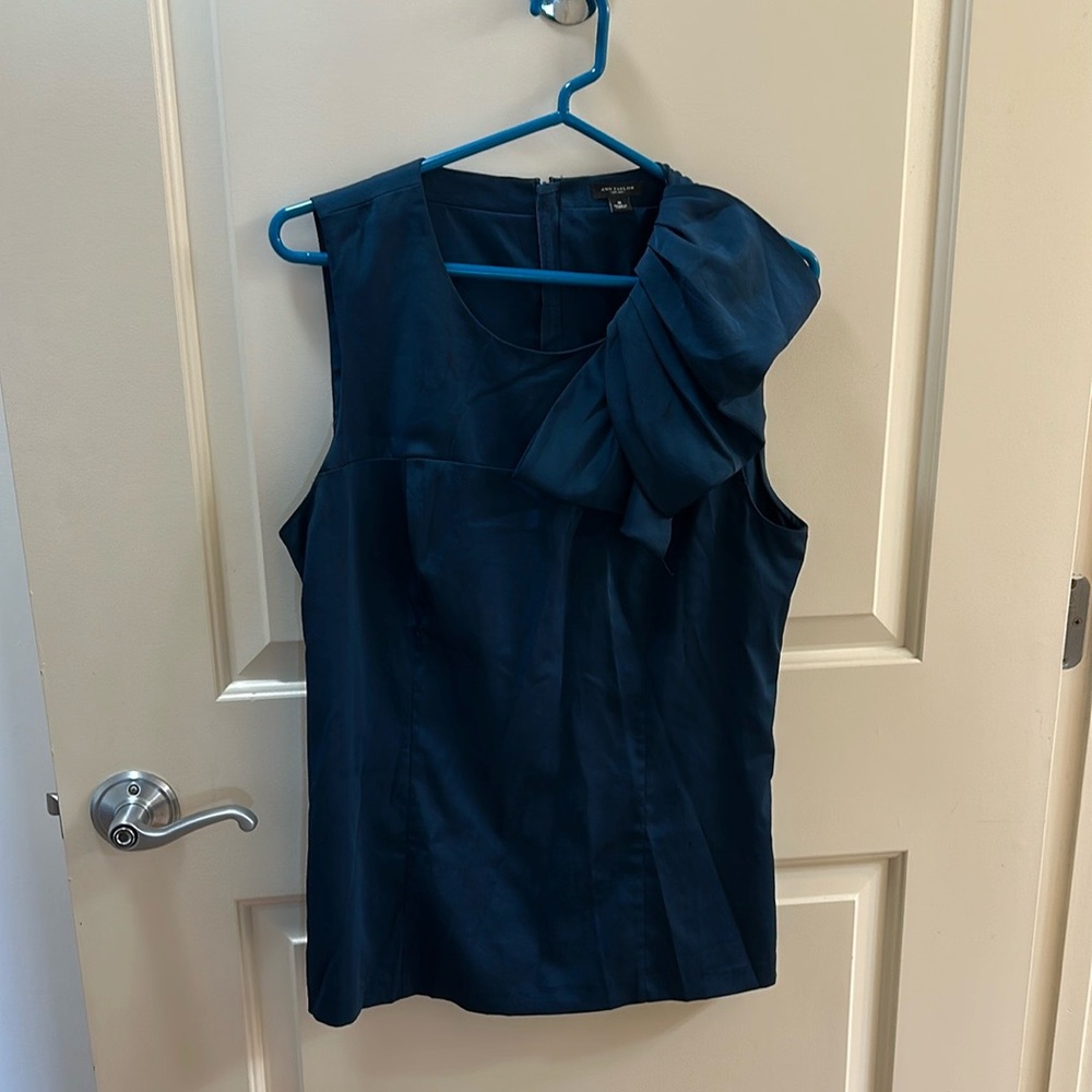 Ann Taylor Blue Sleeveless Tie Front Blouse - Picture 4 of 5